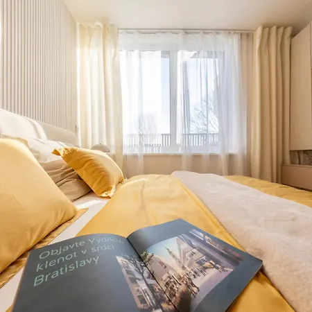 Apartment Under Castle Near Danube