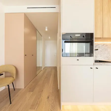 Under Castle Near Danube Apartman *